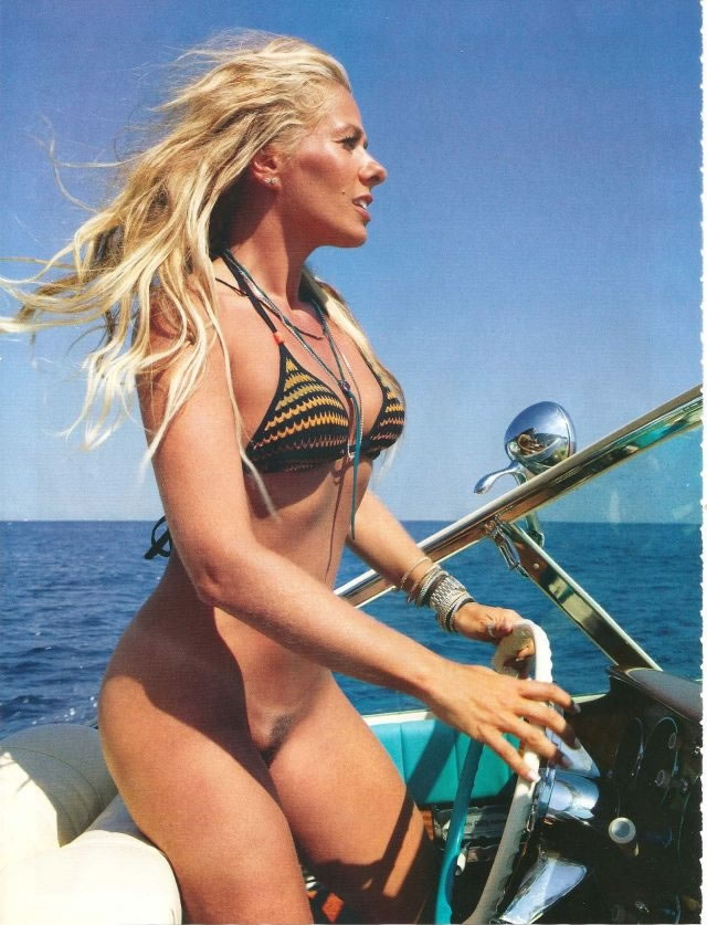 Revista Playboy  2011 08 Adriane Galisteu BJ SHARE 7