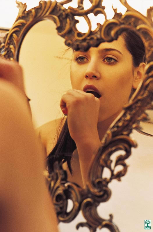 Revista Playboy  2004 08 Mel LisboaMel Lisboa 16