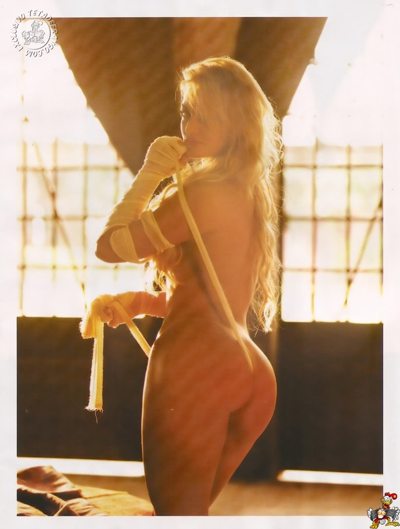 Revista Playboy  2010 04 Especial Mulher Mumia 07