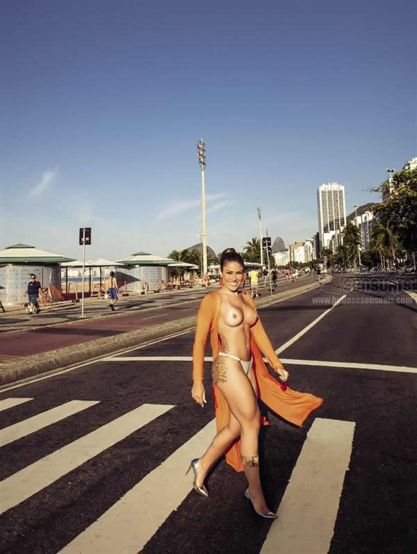 Revista Playboy  2015 09 Rita Mattos Gari Gata05