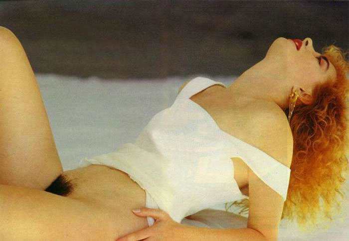 Revista Playboy  1991 11 Isis de Oliveira09