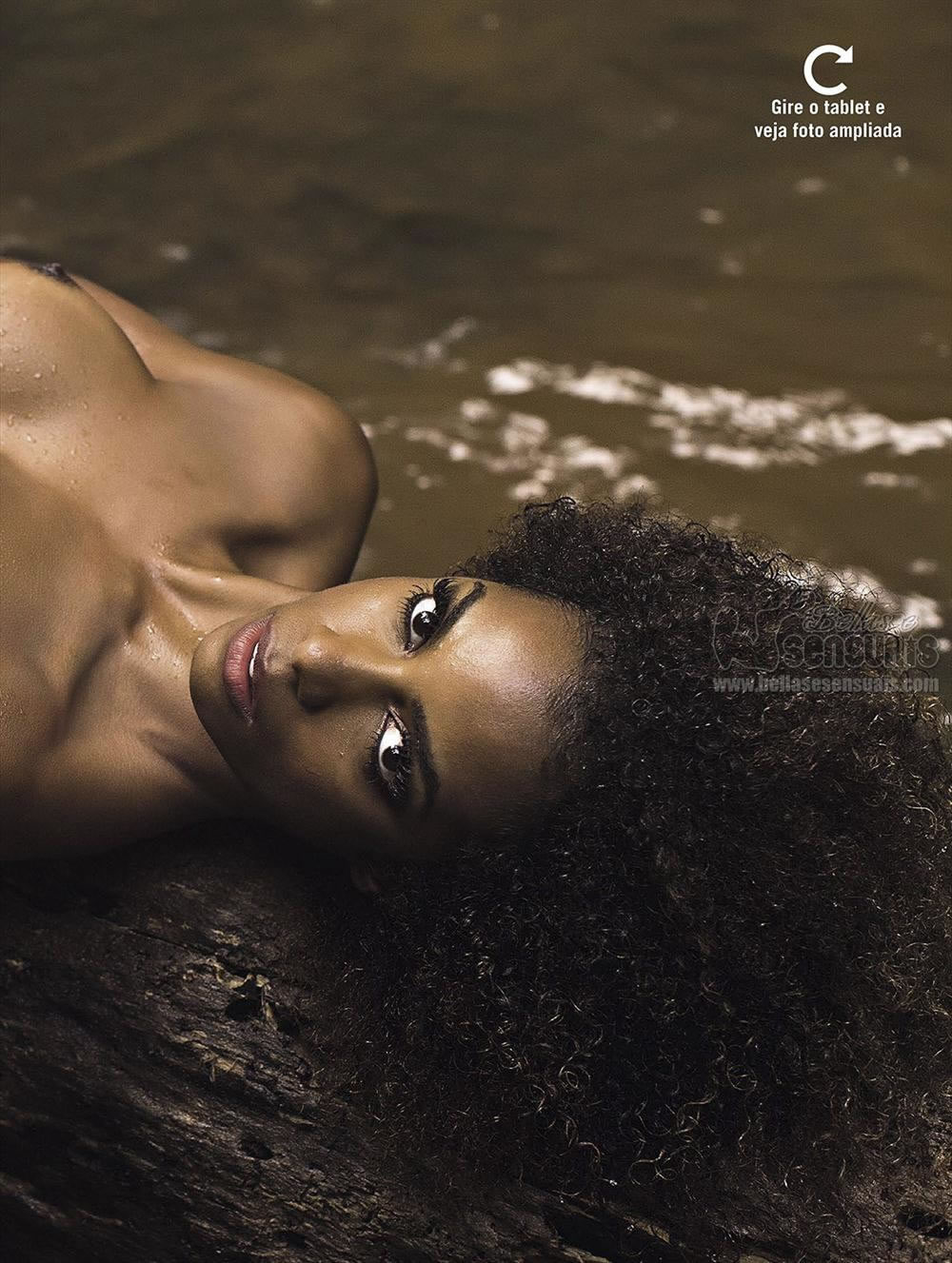 Revista Playboy  2015 05 Ivi Pizzott25