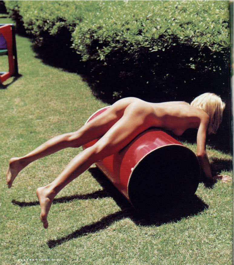 Revista Playboy  2001 02 Vanessa MengaVanessa Menga 14