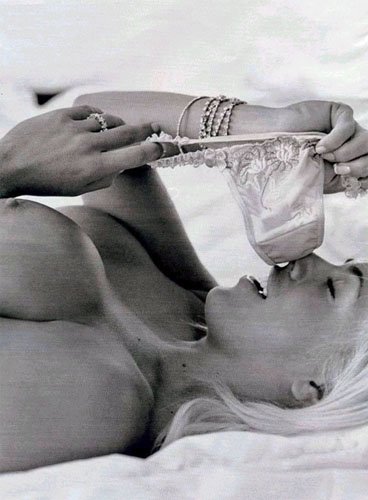 Revista Playboy  2002 04 Joana Prado 17