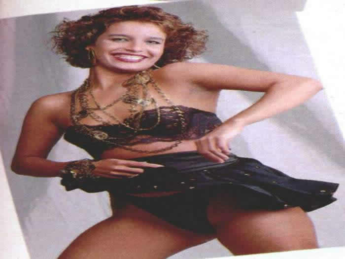 Revista Playboy  1990 07 Sarajane06