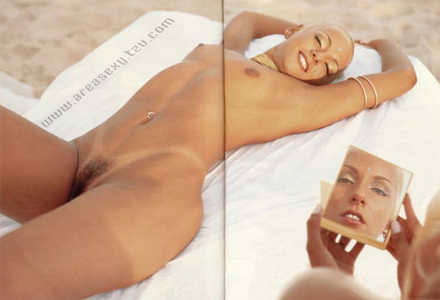 Revista Playboy  1998 04 Carla Perez  09