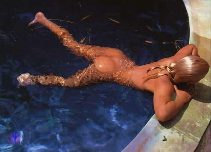 Revista Playboy  1996 10 Carla Perez 05
