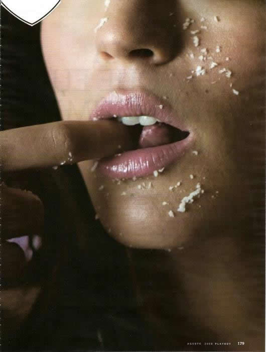Revista Playboy  2008 08 Carol Castro18