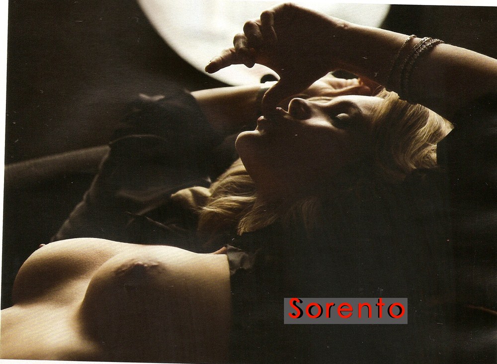 Revista Playboy  2009 12 Flavia Alessandra011